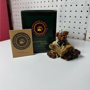 Boyds Bears brown and white Bear Figurine with Newspaper